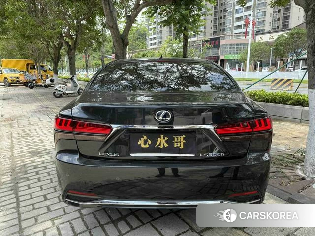 Lexus LS id 4333910 из Китая 11