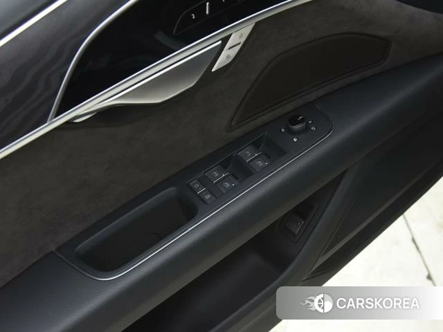 Audi A8 id 3857116 из Китая 8