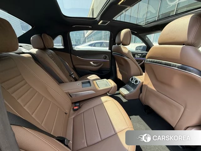 Mercedes-Benz E-class id 4277610 из Китая 10
