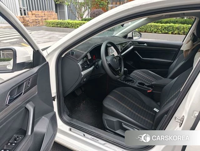 Volkswagen Lavida 2021 Белый из Китая, фото 3
