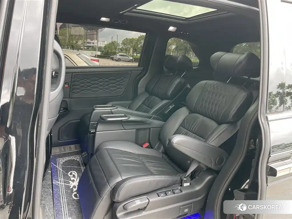 Honda Elysion 2024 Черный из Китая, фото 3