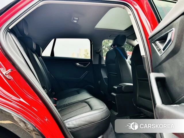 Audi Q2L e-tron 2021 Красный из Китая, фото 5