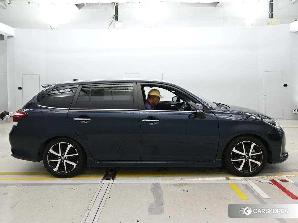 Toyota Corolla Fielder 2019 из Японии, фото 3
