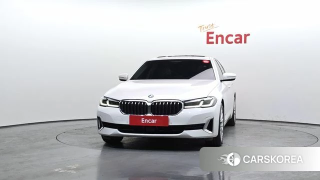 BMW 5 Series (G30) id 3842036 из Кореи 13