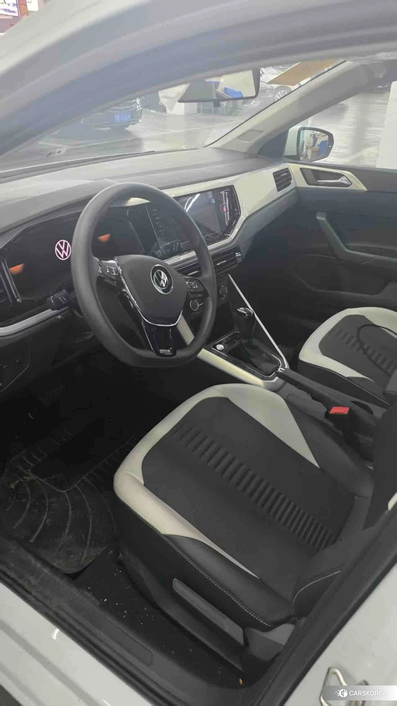 Volkswagen Polo 2022 Белый из Китая, фото 3