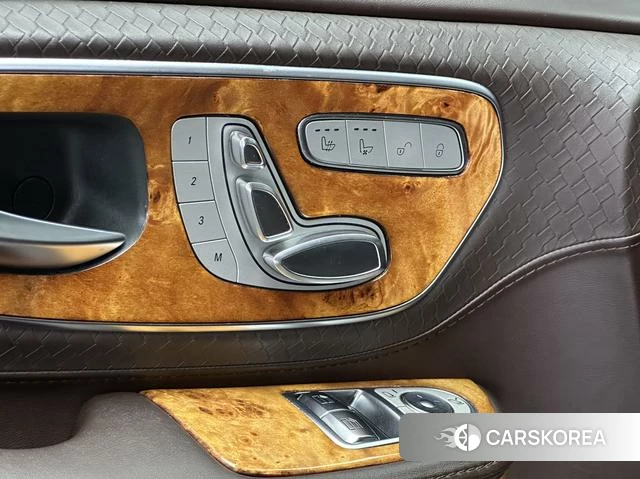 Mercedes-Benz V-class id 4275473 из Китая 9