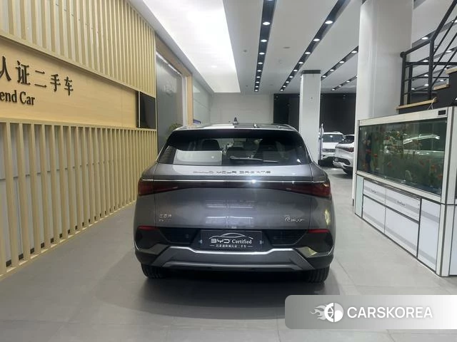BYD Yuan PLUS 2023 Темно-серый из Китая, фото 3