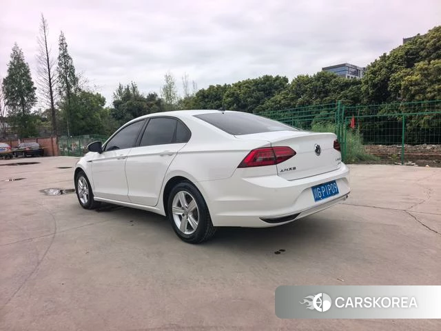 Volkswagen Lingdu 2022 Белый из Китая, фото 3