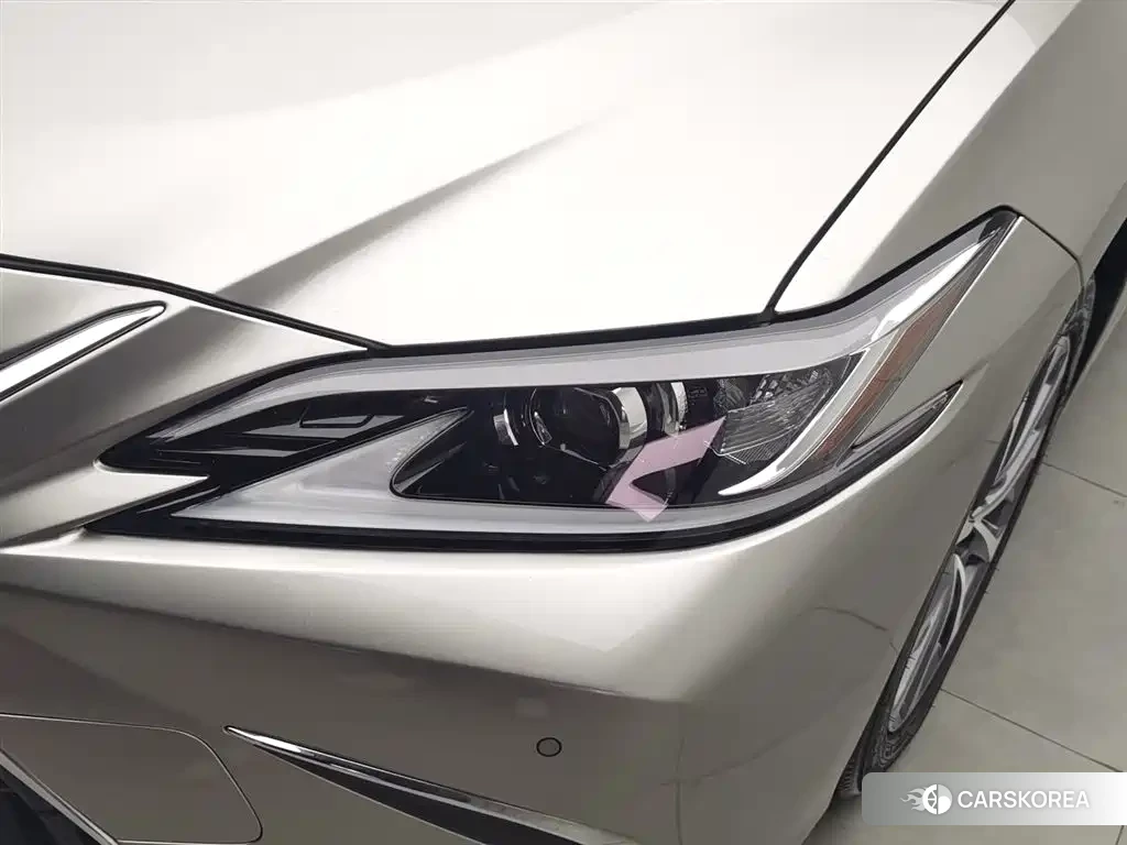 Lexus ES id 4628176 из Китая 17