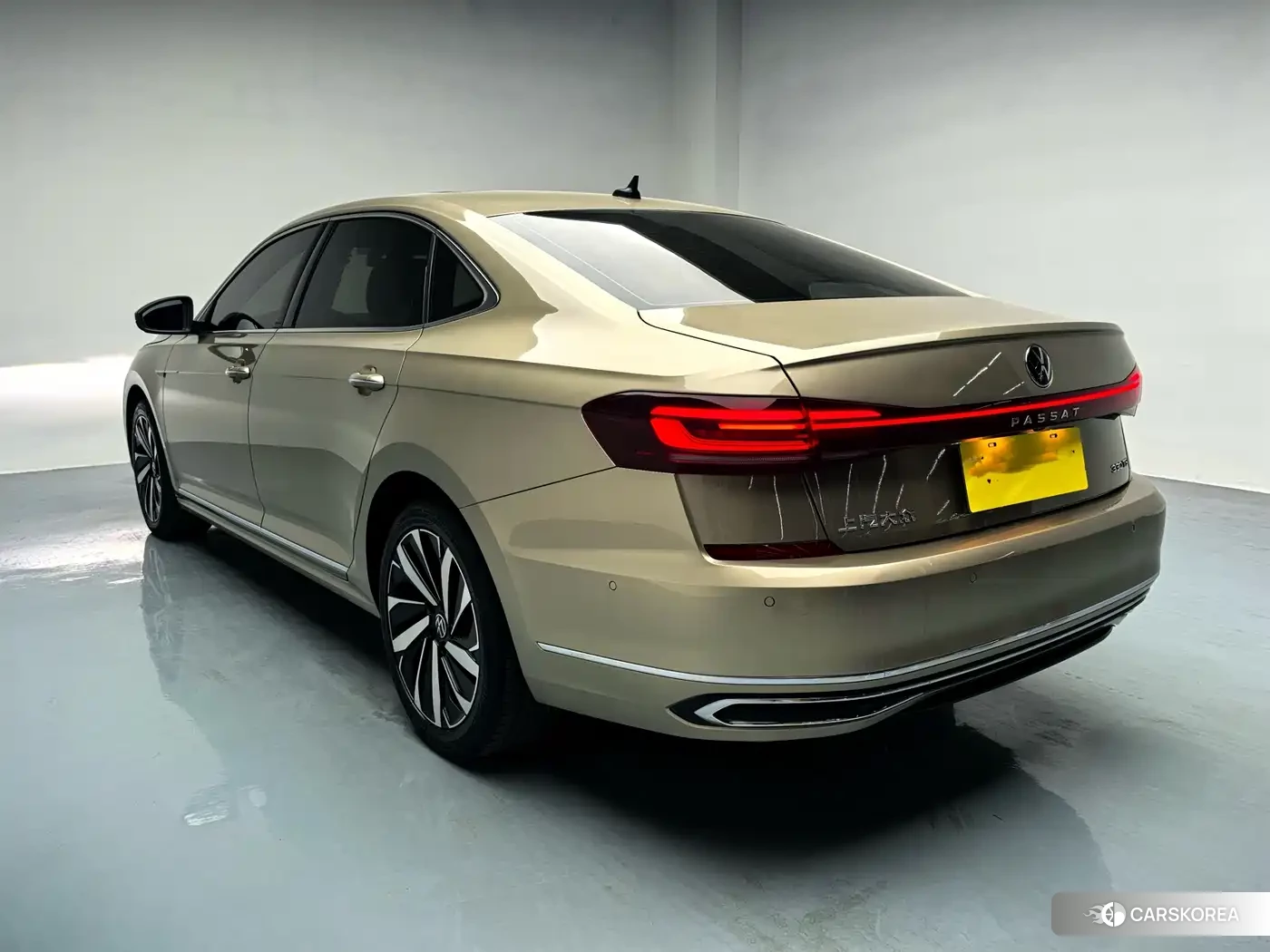 Volkswagen Passat id 4674404 из Китая 13