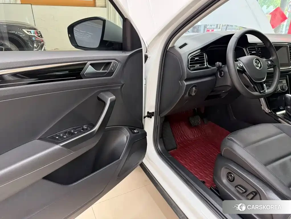 Volkswagen T-Roc id 4679753 из Китая 17