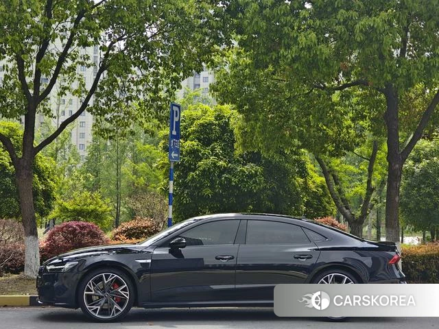 Audi A7L 2024 Черный из Китая, фото 3