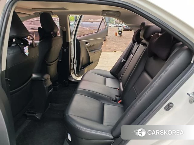 Toyota Corolla dual engine E+ 2022 Белый из Китая, фото 4
