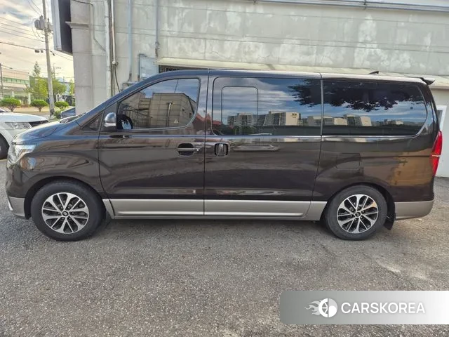 Hyundai The New Grand Starex id 3029396 из Кореи 10