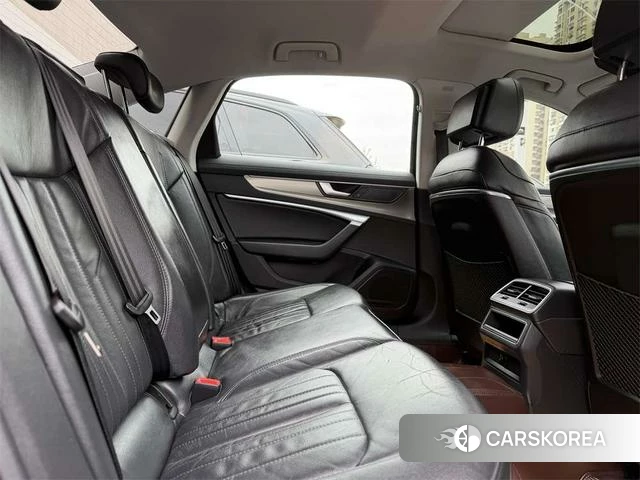 Audi A6L 2022 Черный из Китая, фото 6