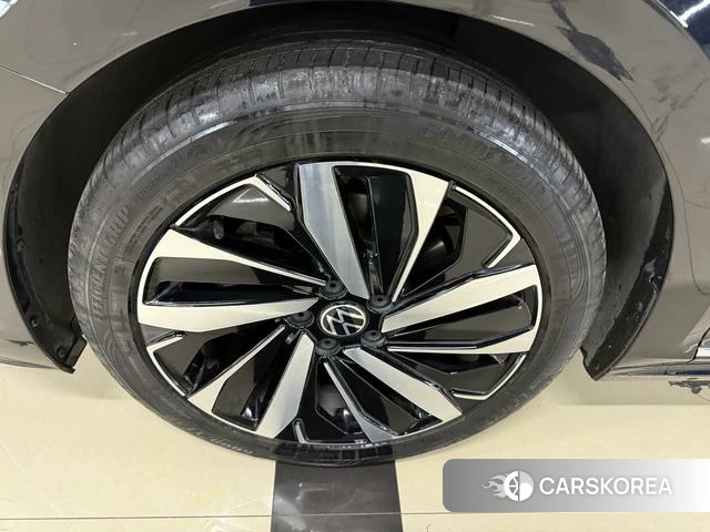 Volkswagen Passat id 4258195 из Китая 17