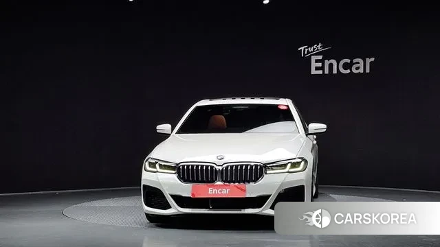 BMW 5 Series (G30) id 3361068 из Кореи 13