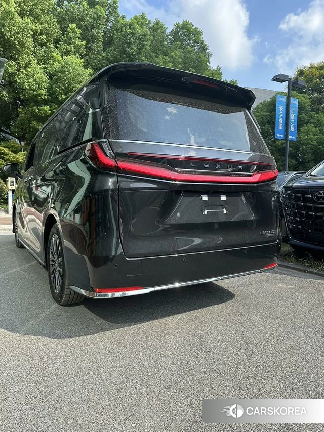 Lexus LM id 4273846 из Китая 7