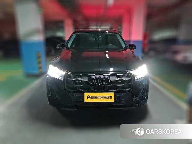 Audi Q7 2025 Черный из Китая, фото 3