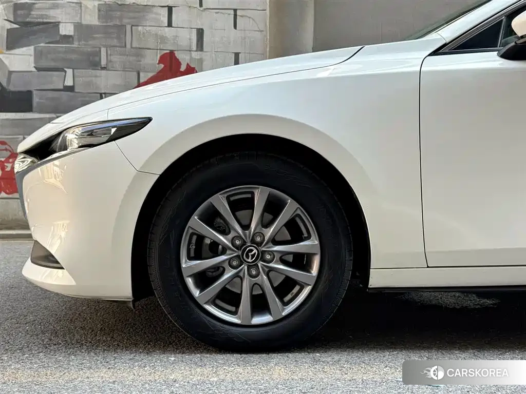 Mazda 3 id 4578255 из Китая 8