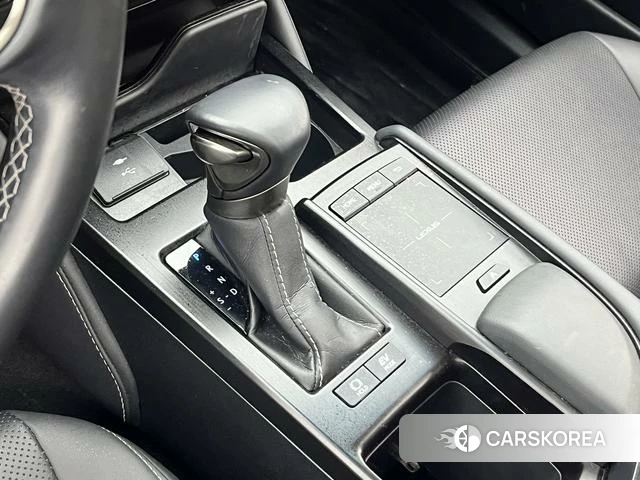 Lexus ES id 4274715 из Китая 21