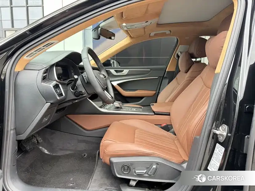 Audi A6L id 4545638 из Китая 14
