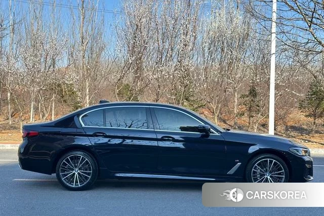 BMW 5 series 2023 Черный из Китая, фото 3