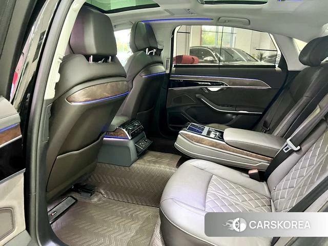 Audi A8 2022 Черный из Китая, фото 3
