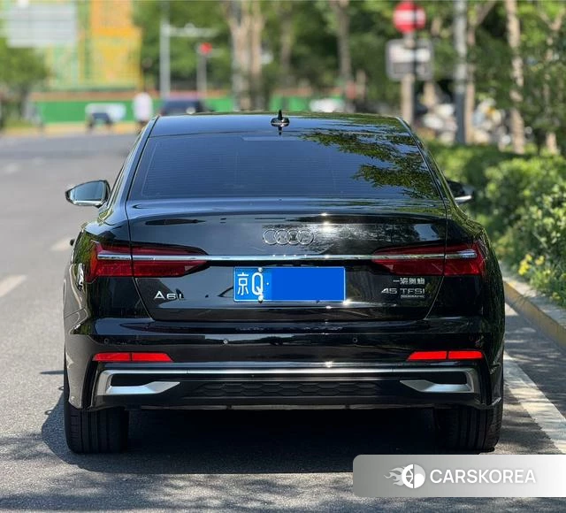 Audi A6L id 4301833 из Китая 13