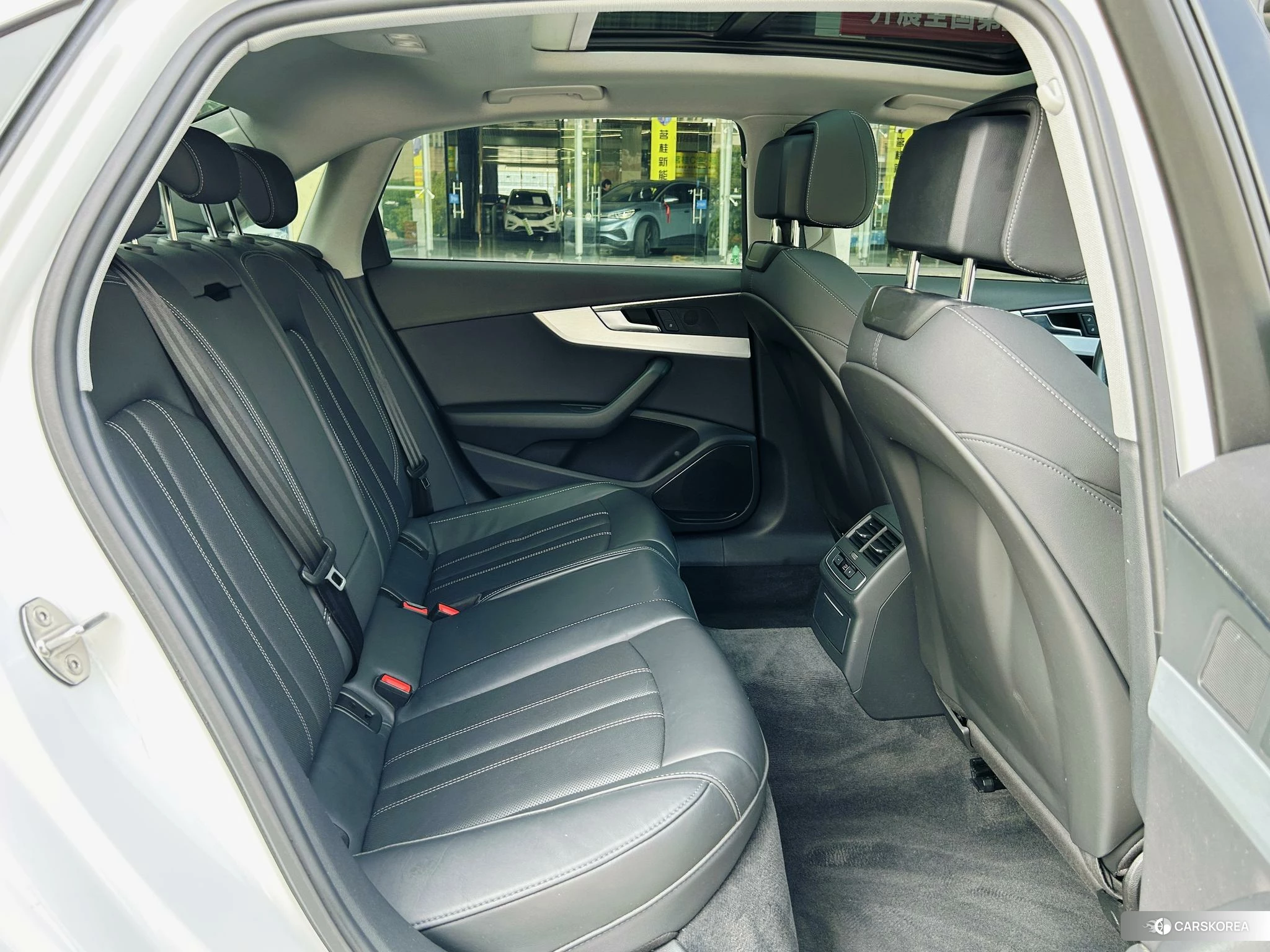 Audi A4L id 4513459 из Китая 12
