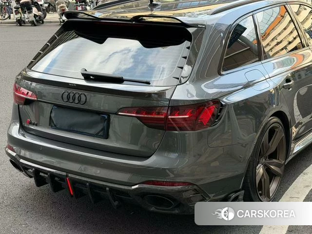 Audi RS 4 2021 Темно-серый из Китая, фото 3