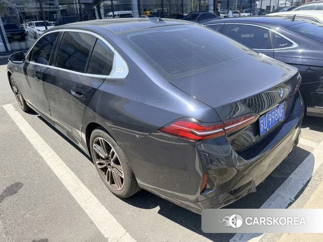 BMW 5 series 2025 Черный из Китая, фото 3