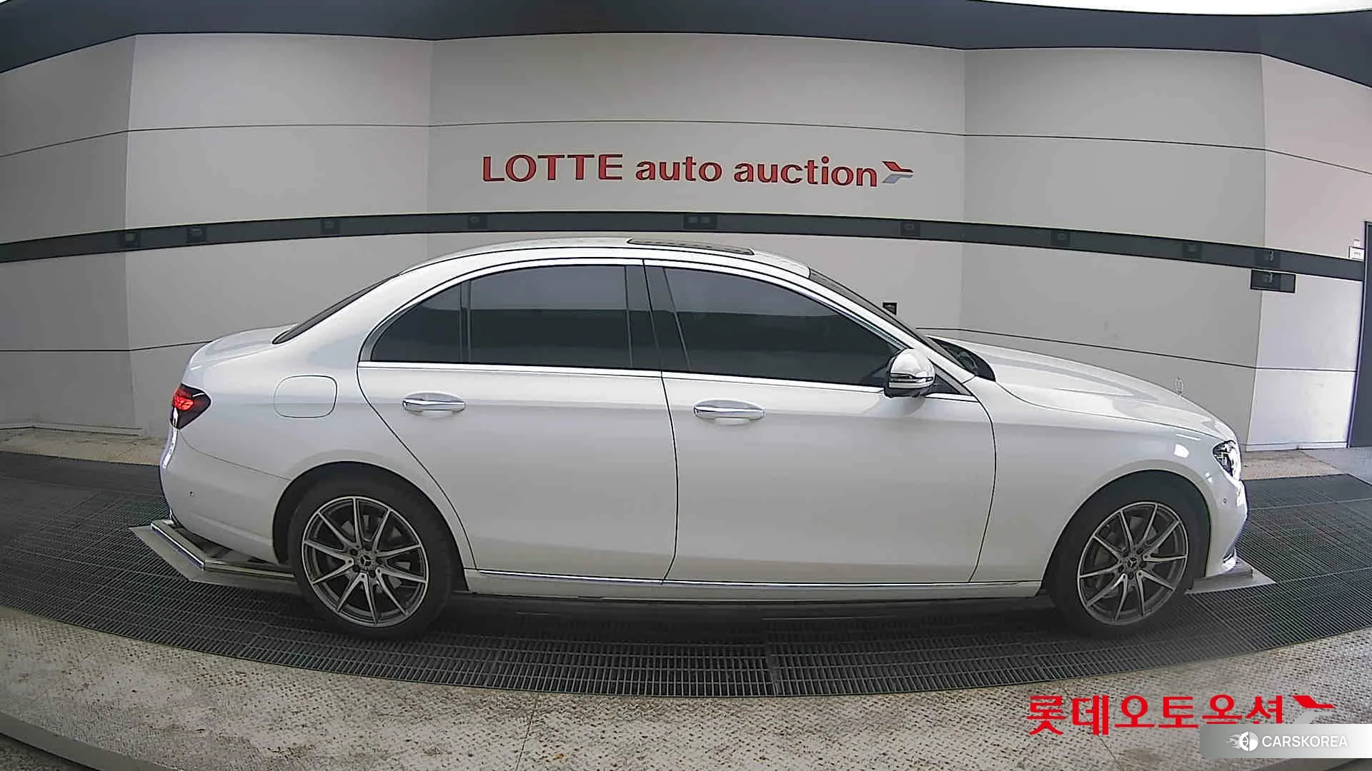 Mercedes-Benz Mercedes-Benz E300 e 4MATIC id 4289668 из Кореи 23