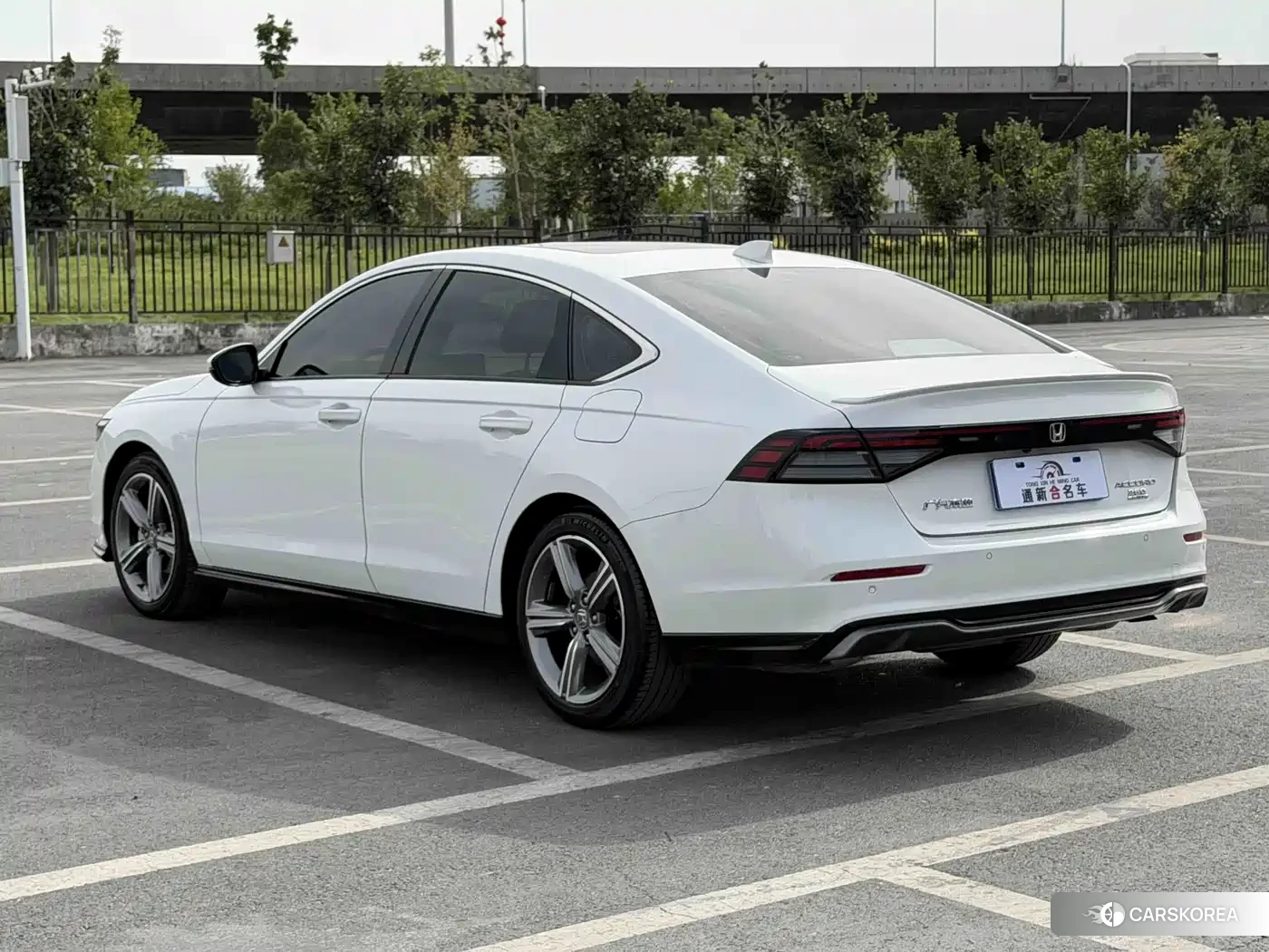 Honda Accord 2023 Белый из Китая, фото 3
