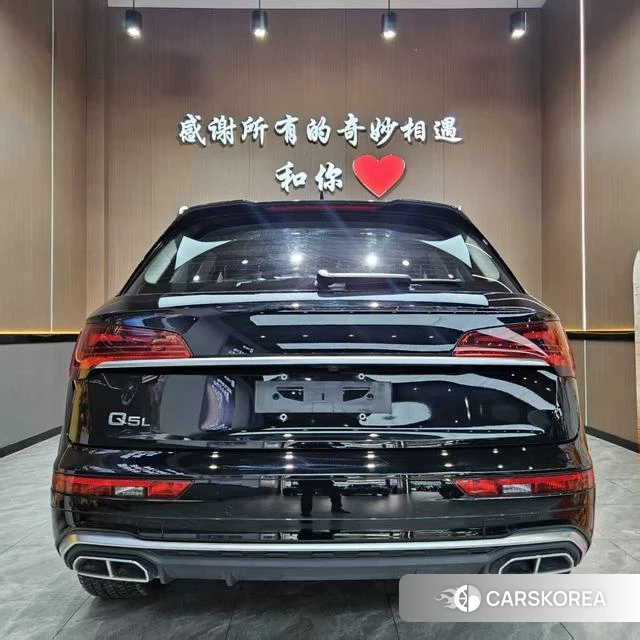 Audi Q5L 2021 Черный из Китая, фото 3