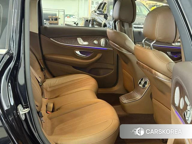 Mercedes-Benz E-class id 4335817 из Китая 11