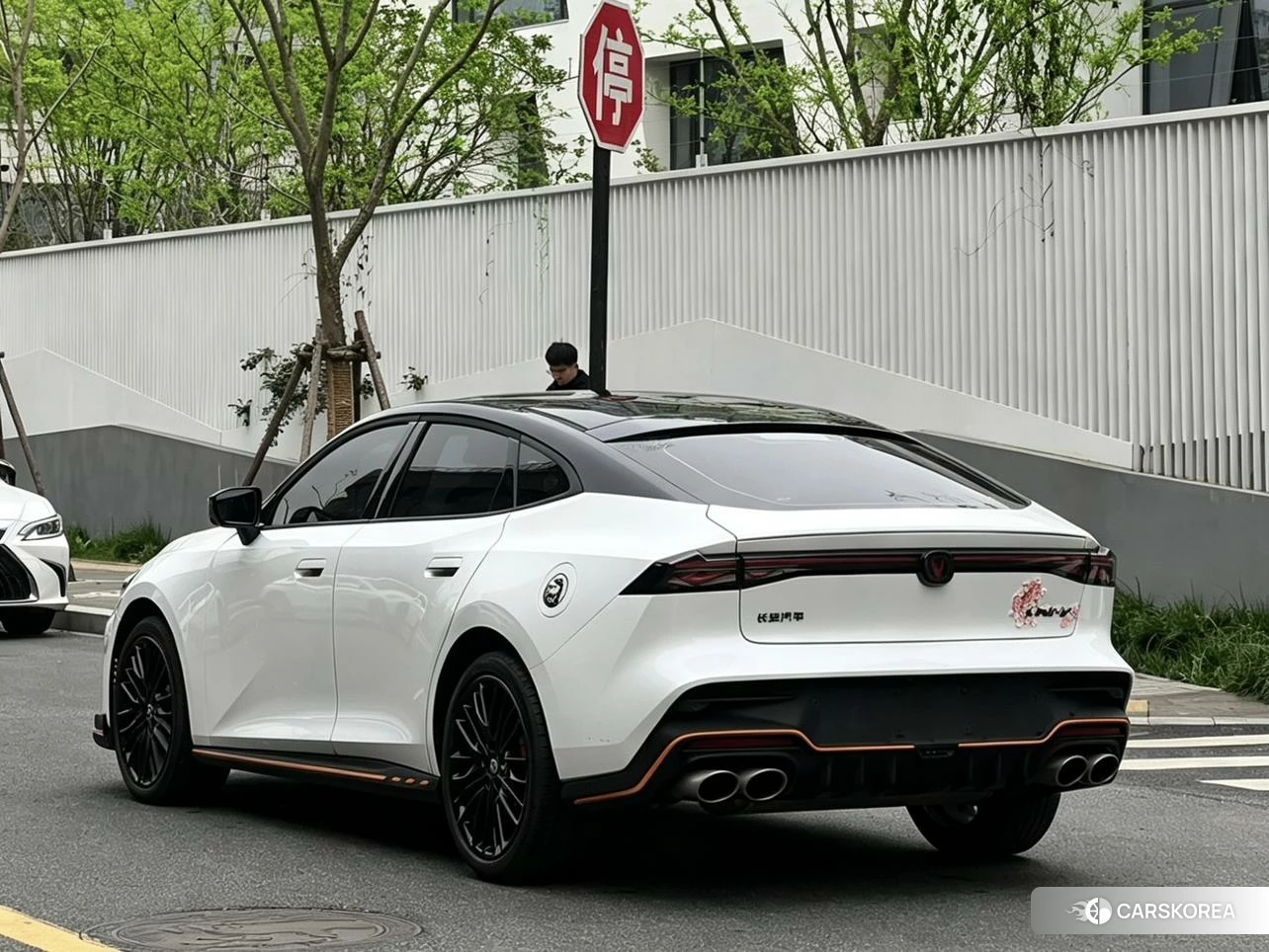 Chang'an UNI-V 2025 Белый из Китая, фото 3