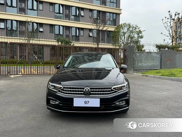Volkswagen Magotan 2024 Черный из Китая, фото 3