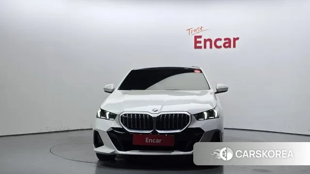 BMW 5 Series (G60) id 3142228 из Кореи 13