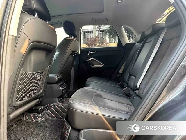 Audi Q3 2022 Темно-серый из Китая, фото 3