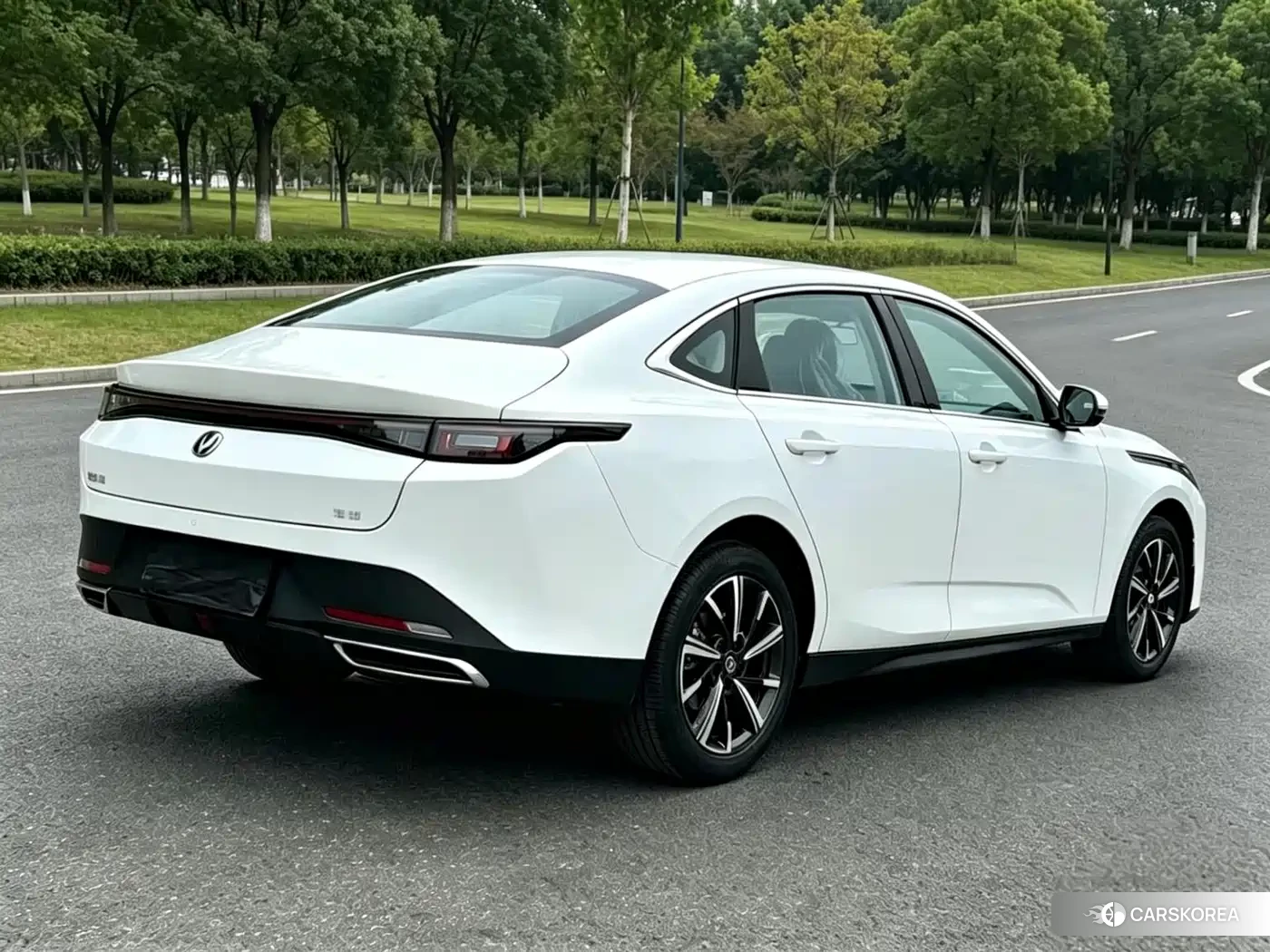 Chang'an Yidong 2023 Белый из Китая, фото 3
