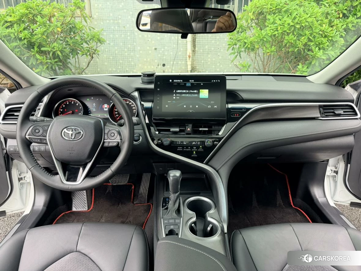 Toyota Camry 2022 Белый из Китая, фото 3