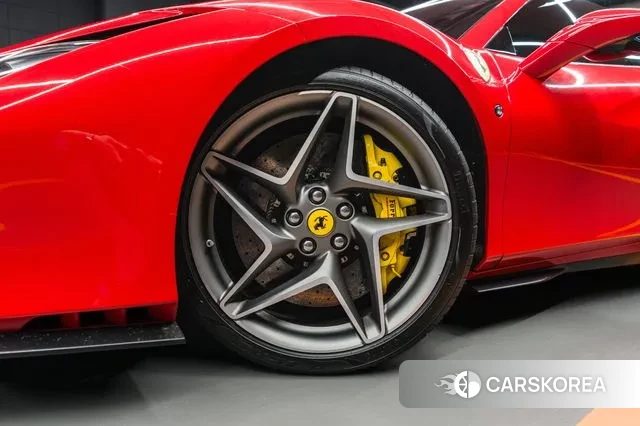 Ferrari F8 Spider 2023 Красный из Кореи, фото 5