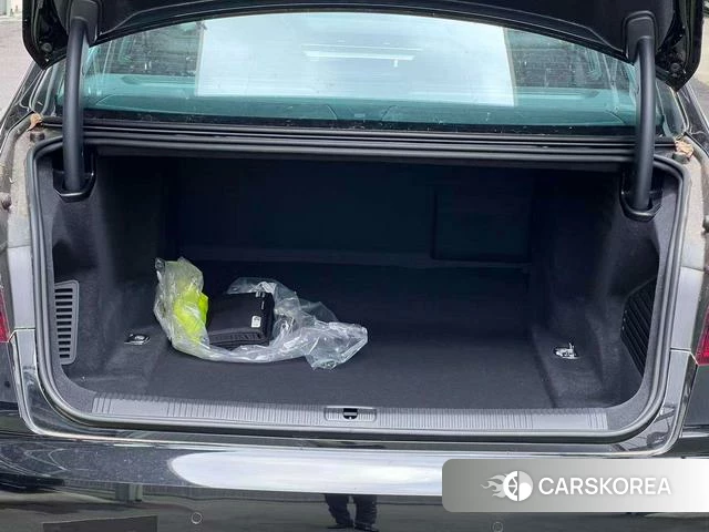 Audi A8 id 4392405 из Китая 21