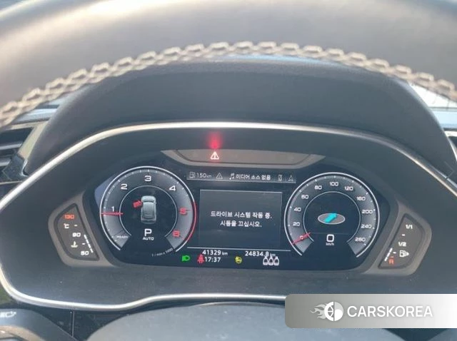 Audi Q3 (F3) 2022 Белый из Кореи, фото 3