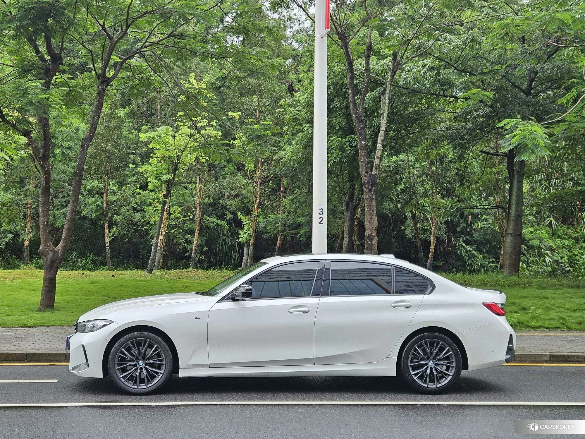 BMW 3 series id 4486563 из Китая 16