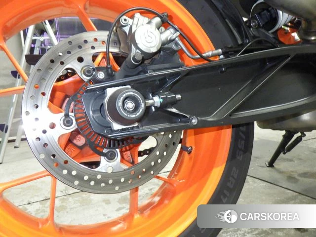 Проданный KTM 890 DUKE R id 4184184 из Японии, фото 17