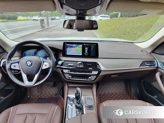 BMW 5 series 2022 Белый из Китая, фото 3