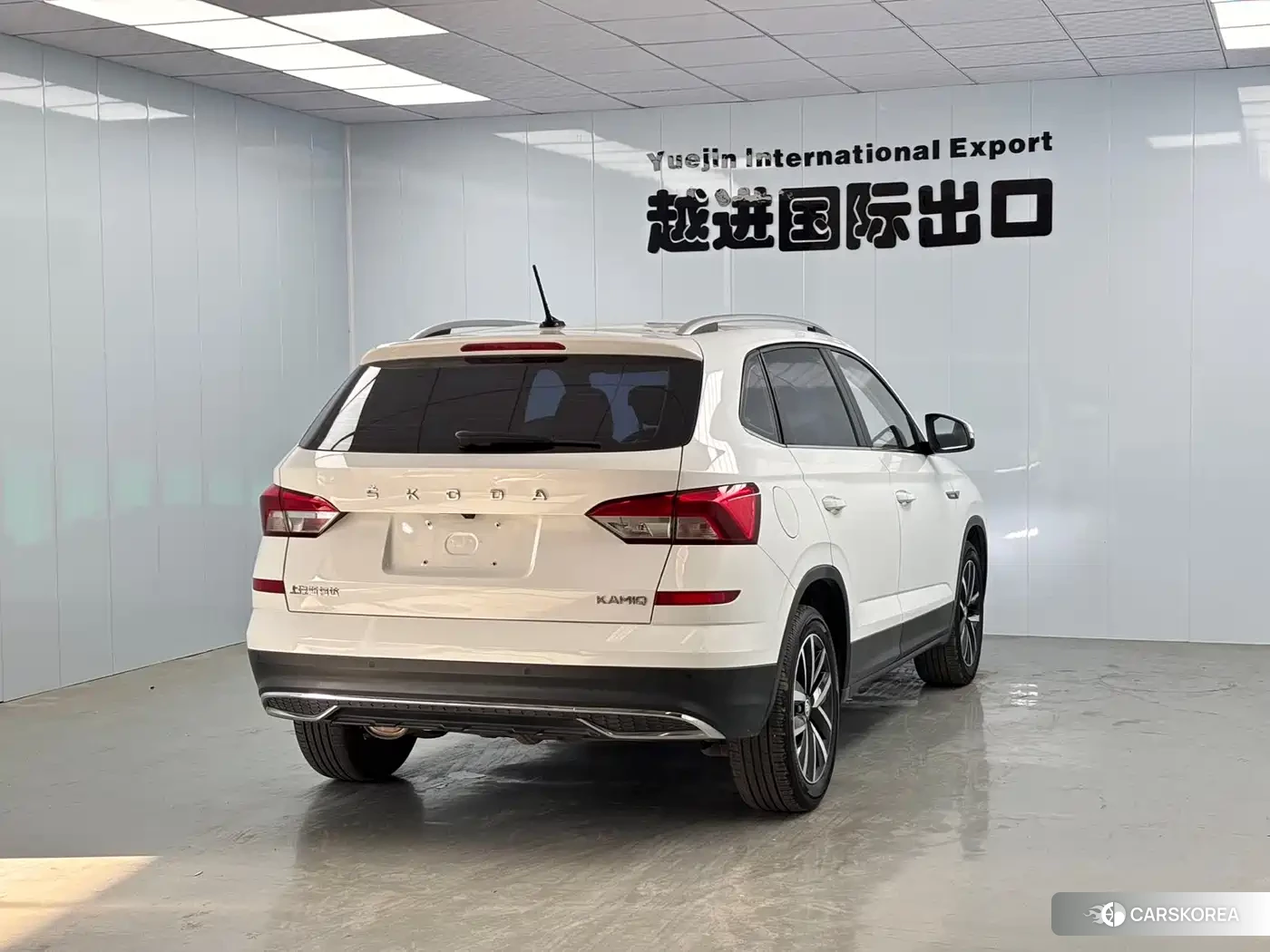 Skoda Komick 2023 Белый из Китая, фото 3