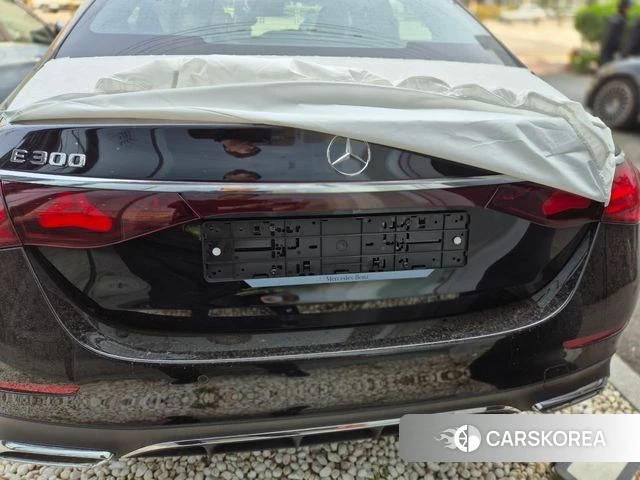 Mercedes-Benz E-Class W214 2026 Черный двухцветный из Кореи, фото 3